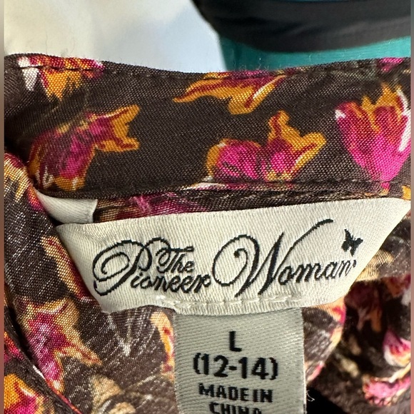 Pioneer Woman Embellished Split Neck Blouse large (12-14) pink brown - Picture 9 of 13